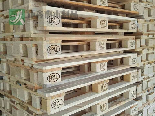 在使用过程中木托盘要轻拿轻放